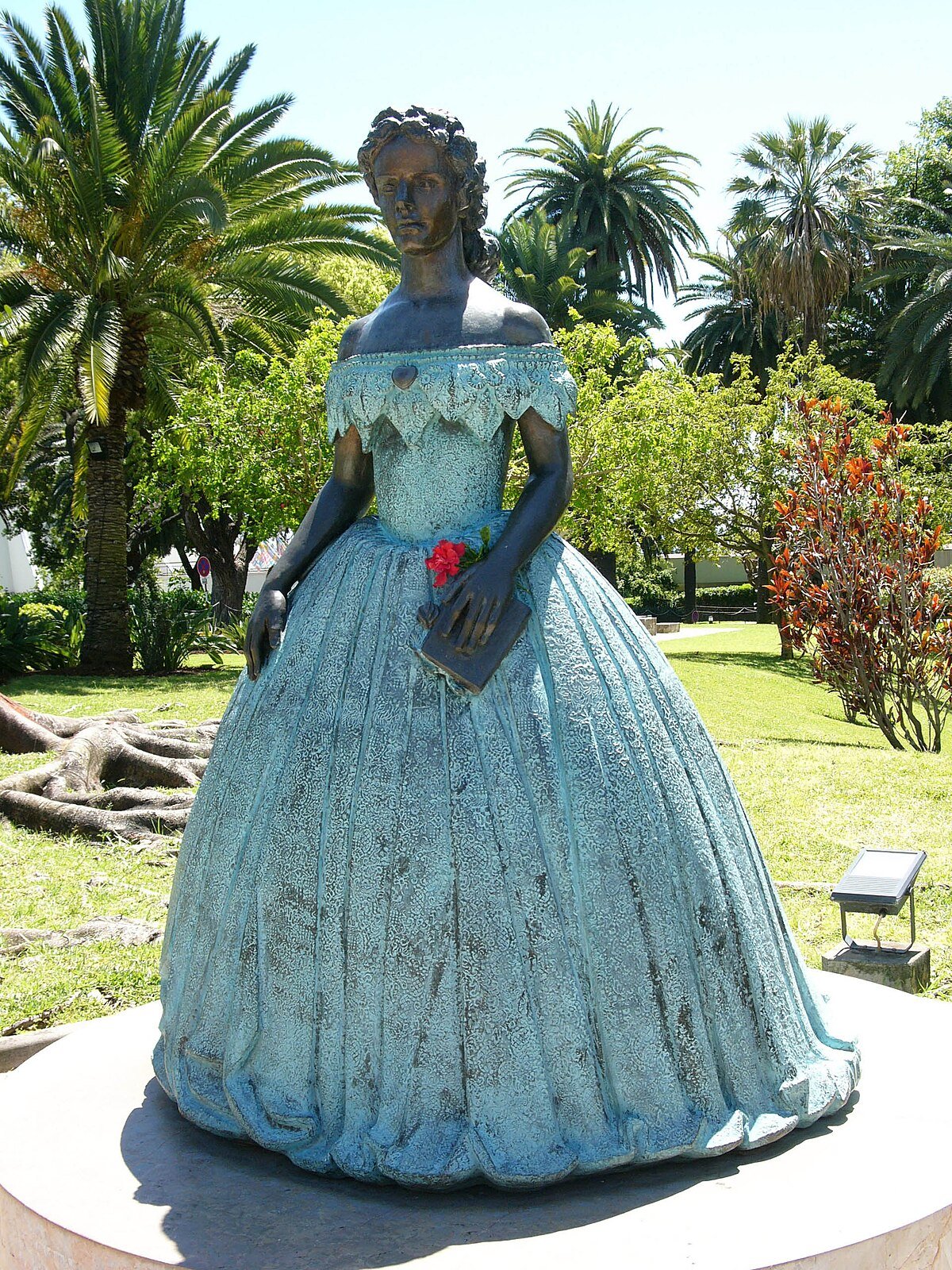 👑 오스트리아 황후 씨씨 동상 (에스타투아 다 임페라트리스 씨씨 다 아우스트리아)